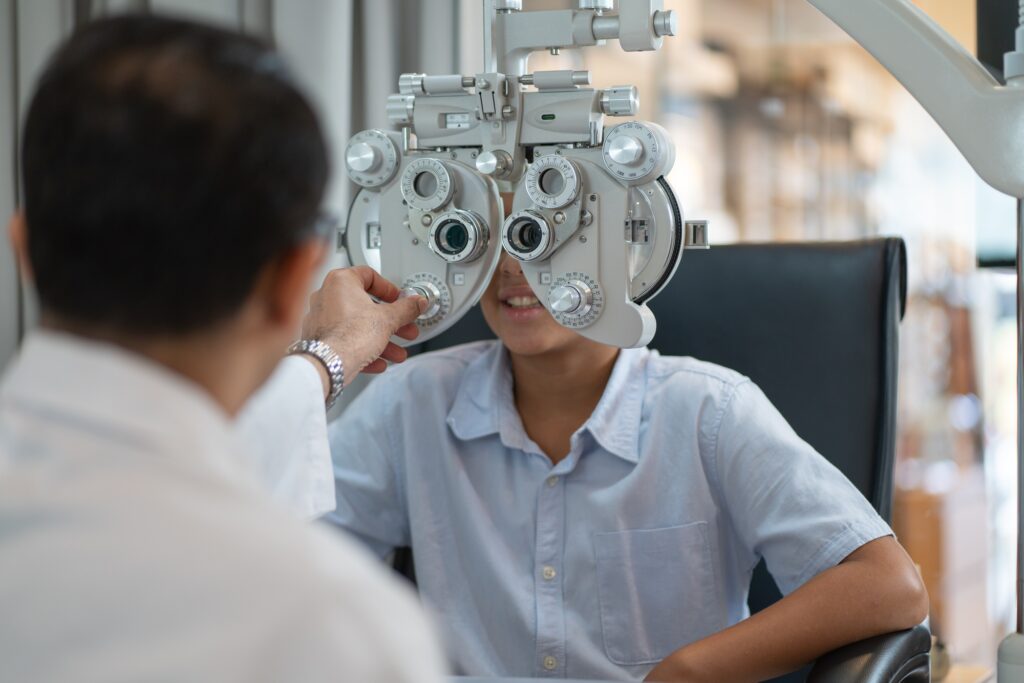 Close up machine that use to measure eyesight and for eye care of children